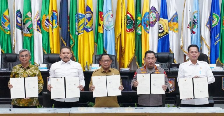 Perizinan-Daerah-Masih-Rawan-Korupsi-KPK-Sepakat-Perkuat-Pengawasan-1-1.jpg.jpg.jpg-image_large.jpg