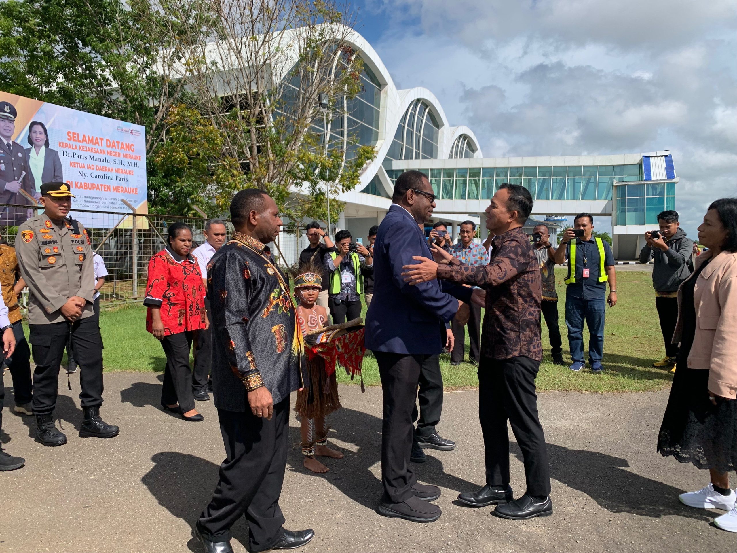 Paris Manalu dilantik Menjadi Kajari Marauke Yang Baru Paris Manalu dilantik Menjadi Kajari Marauke Yang Baru