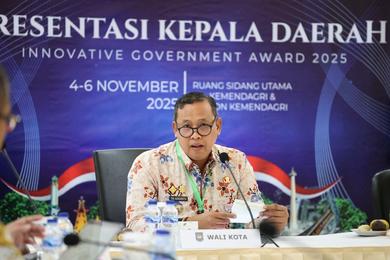 Wali Kota Bekasi Paparkan Inovasi Daerah dalam Ajang Innovative Government Award 2025 di Kementerian Dalam Negeri Wali Kota Bekasi Paparkan Inovasi Daerah dalam Ajang Innovative Government Award 2025 di Kementerian Dalam Negeri