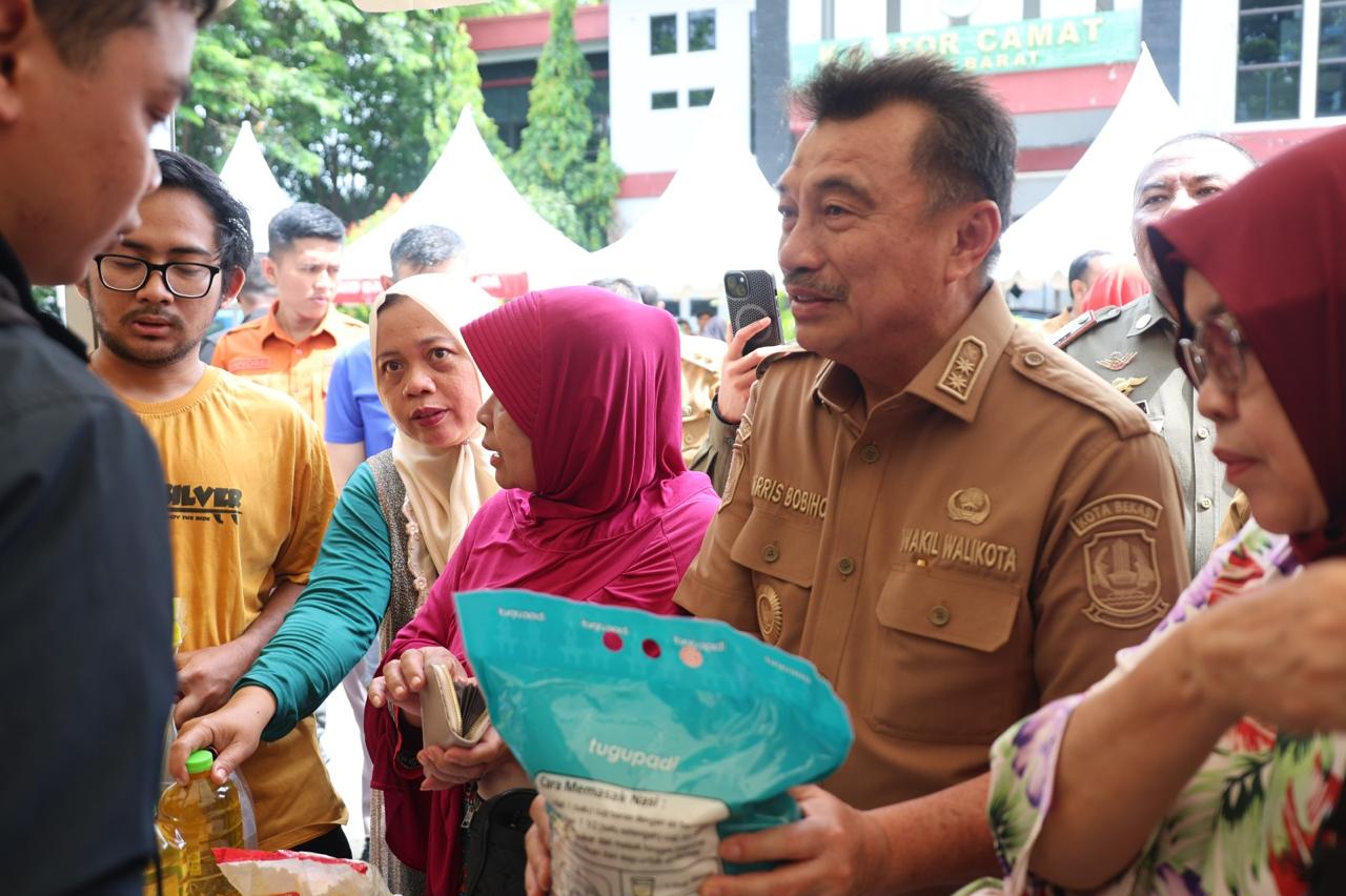 Wawali Harris Bobihoe : Operasi Pasar Murah Tekan Inflasi Ringankan Beban Rakyat Wawali Harris Bobihoe : Operasi Pasar Murah Tekan Inflasi Ringankan Beban Rakyat