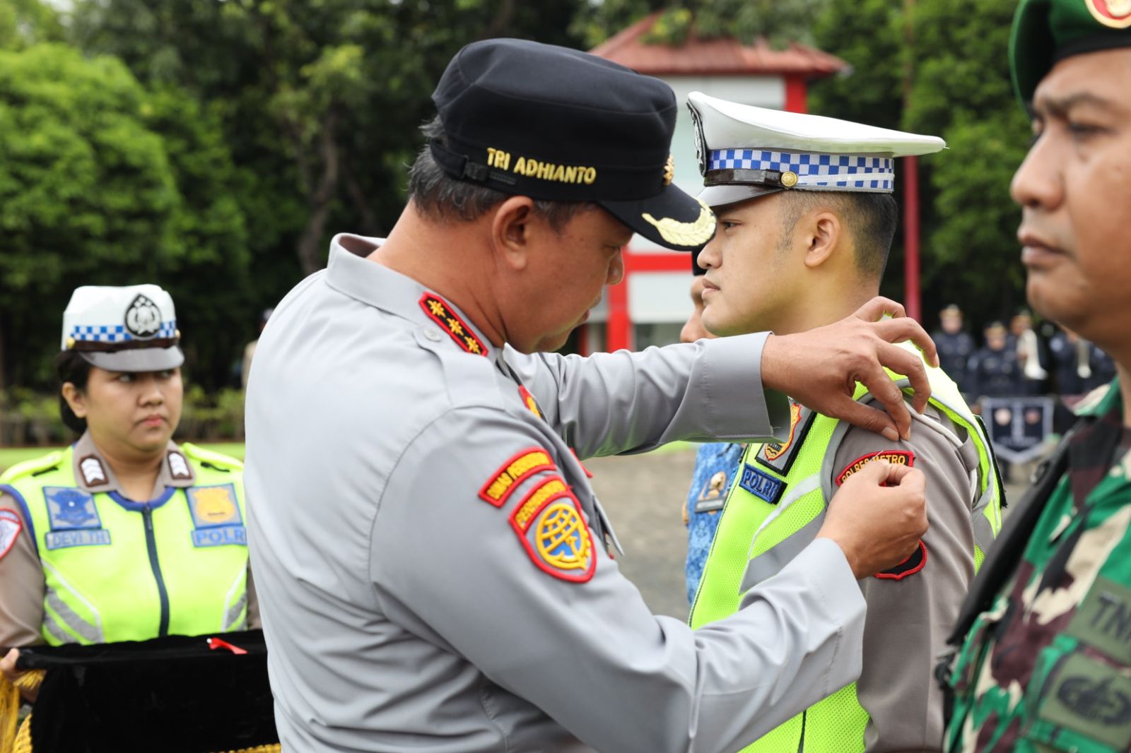 Persiapan Pengamanan Nataru, Wali Kota Bekasi Pimpin Apel Gelar Pasukan Operasi Kepolisian Terpusat _Lilin 2025_
