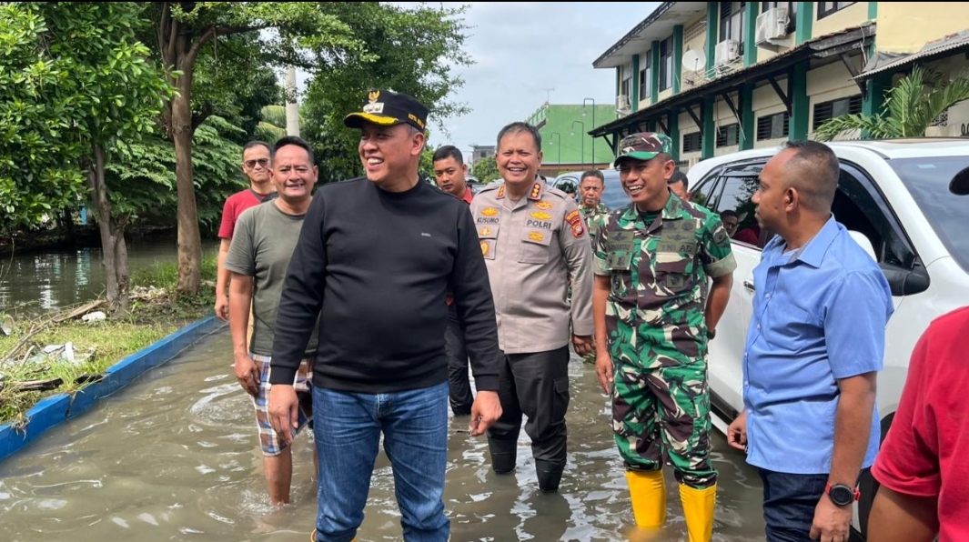 Usai Tinjau Empat Titik Banjir di Bekasi Timur, Wali Kota Bekasi Takziah Korban Meninggal Akibat Terseret Arus