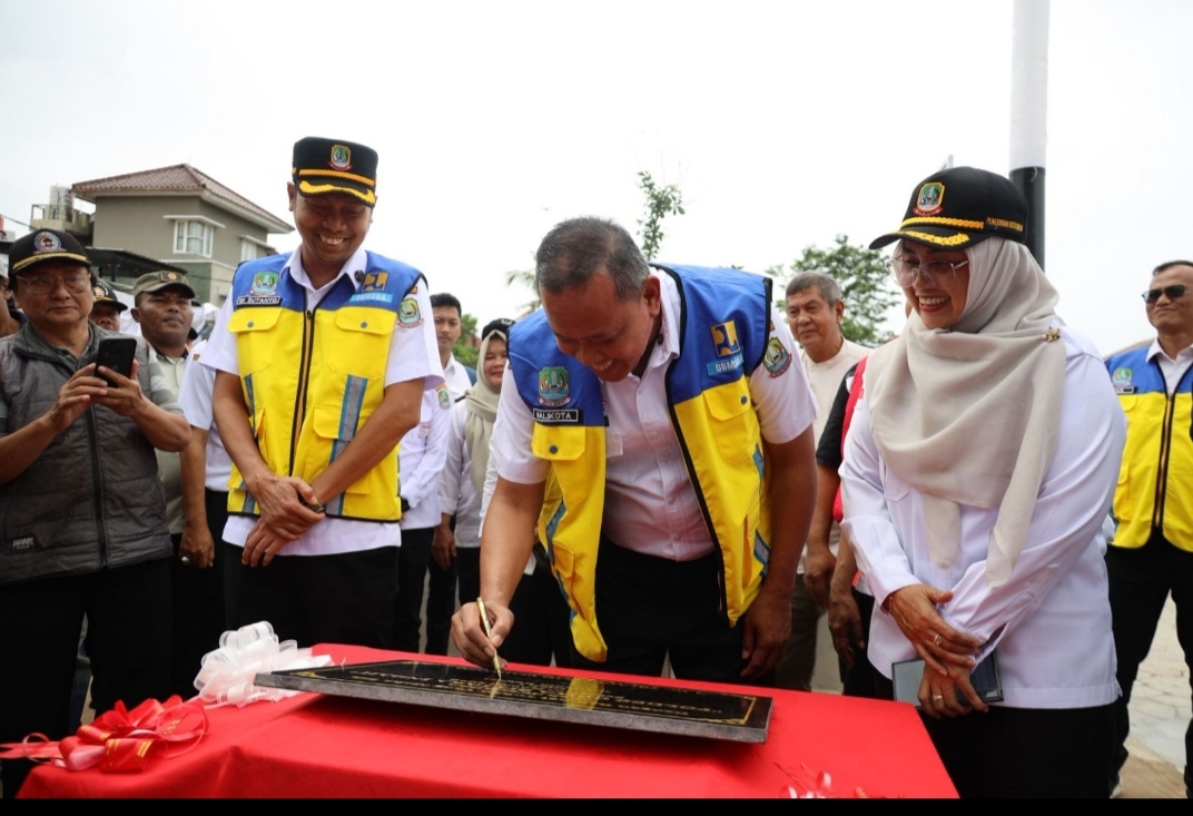 Cegah Banjir di Bekasi Barat, Wali Kota Bekasi Tri Resmikan Polder Griya Bintara
