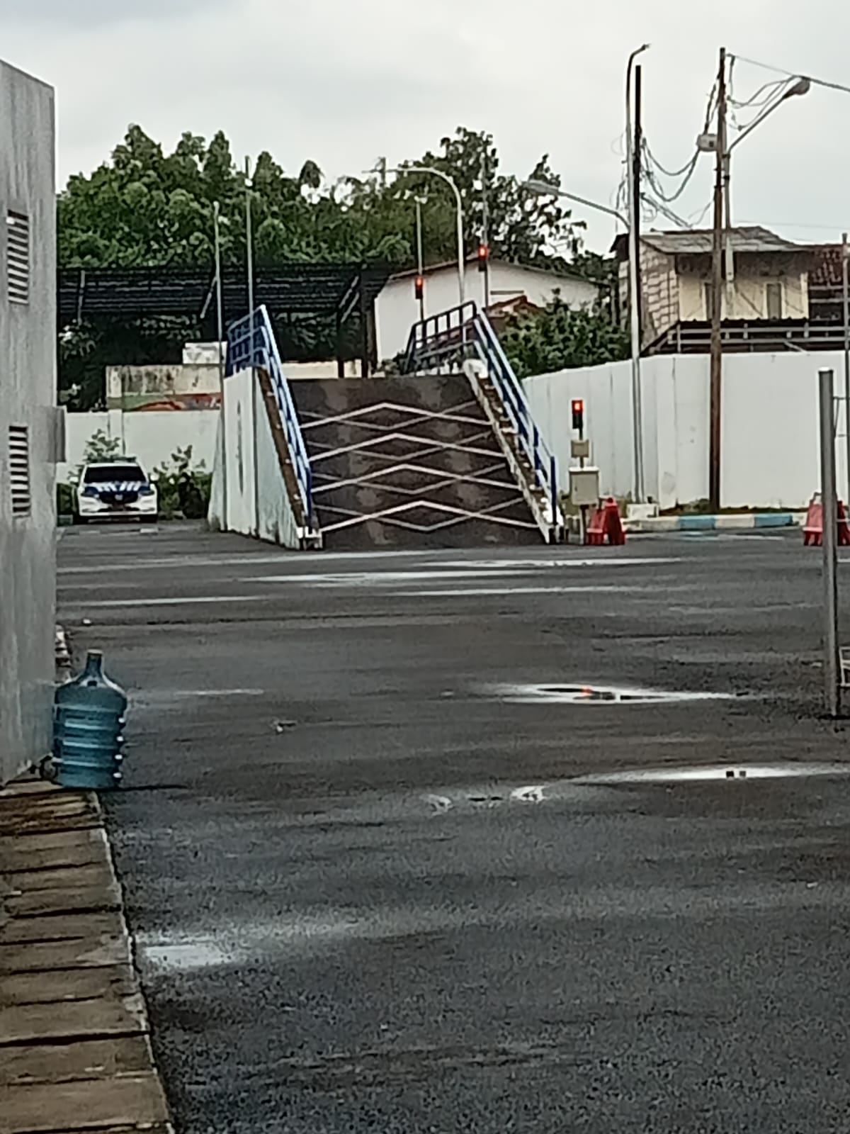 Sulit Ditemui Wartawan, Kinerja Kanit Regident Satpas Kota Bekasi Dipertanyakan Sulit Ditemui Wartawan, Kinerja Kanit Regident Satpas Kota Bekasi Dipertanyakan