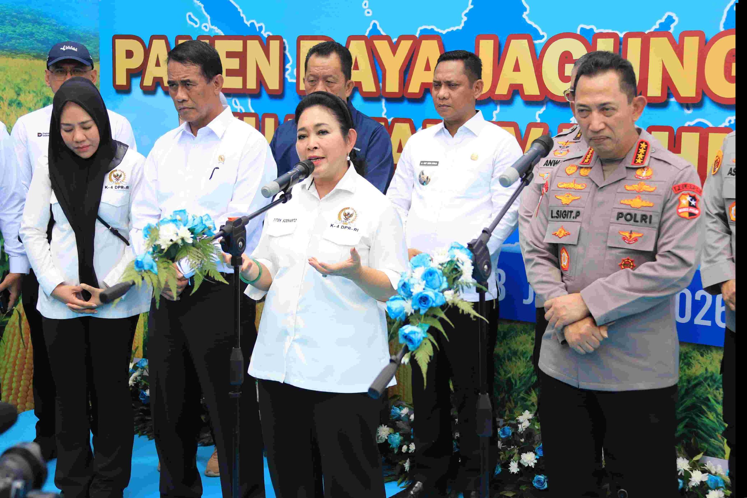 Kabupaten Bekasi Hasilkan 150 Ton Jagung pada Panen Raya Serentak bersama Kapolri Kabupaten Bekasi Hasilkan 150 Ton Jagung pada Panen Raya Serentak bersama Kapolri