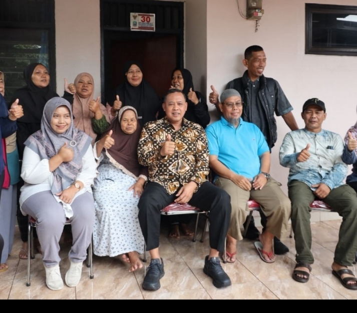 Tak Tinggal Diam, Wali Kota Bekasi Datangi Nenek Atnah Korban Pencurian Modal Dagang Nasi Uduk