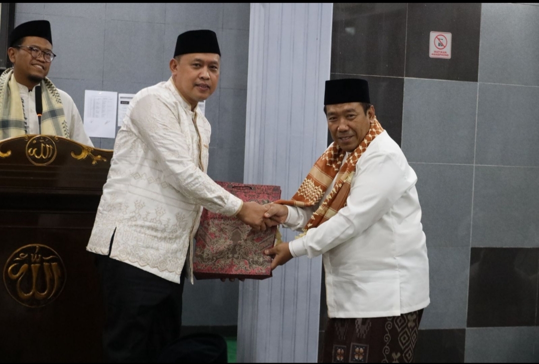 Tarawih Keliling Perdana Ramadan 1447 H, Wali Kota Bekasi Hadiri Tarling di Masjid Al Muhajirin Kota Baru