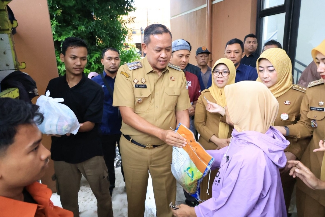 Ringankan Beban Warga Jelang Ramadhan, Wali Kota Bekasi Buka Pasar Murah Bersubsidi di Seluruh Kecamatan