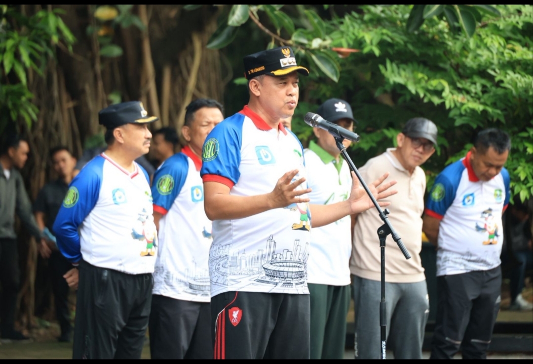 Peringati HPSN, Wali Kota dan ASN Se-Kota Bekasi Kompak Bersih-Bersih Lingkungan dan Fasum