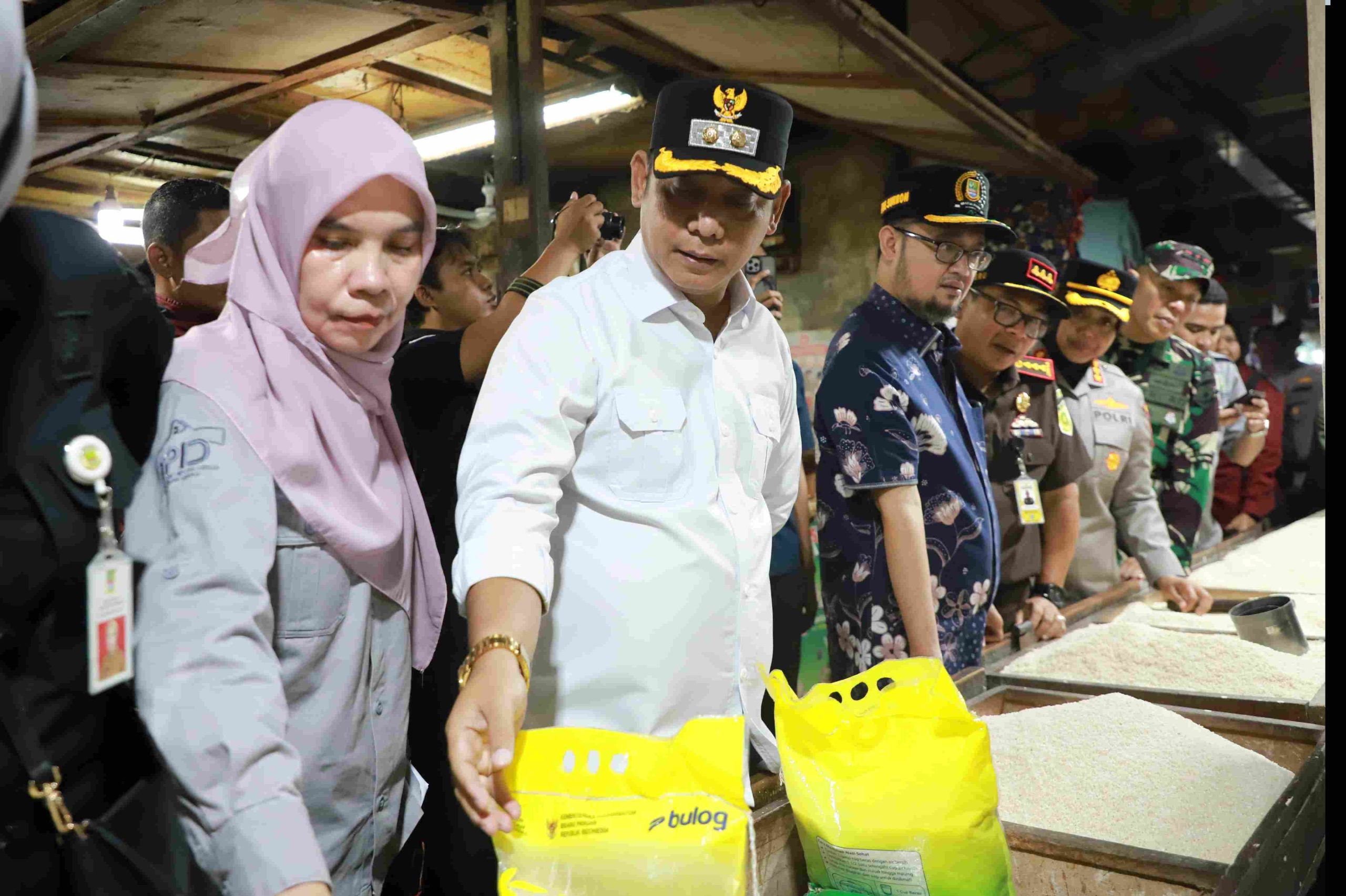 Jelang Lebaran 2026 Plt Bupati Bekasi Pastikan Stok dan Harga Pangan Aman