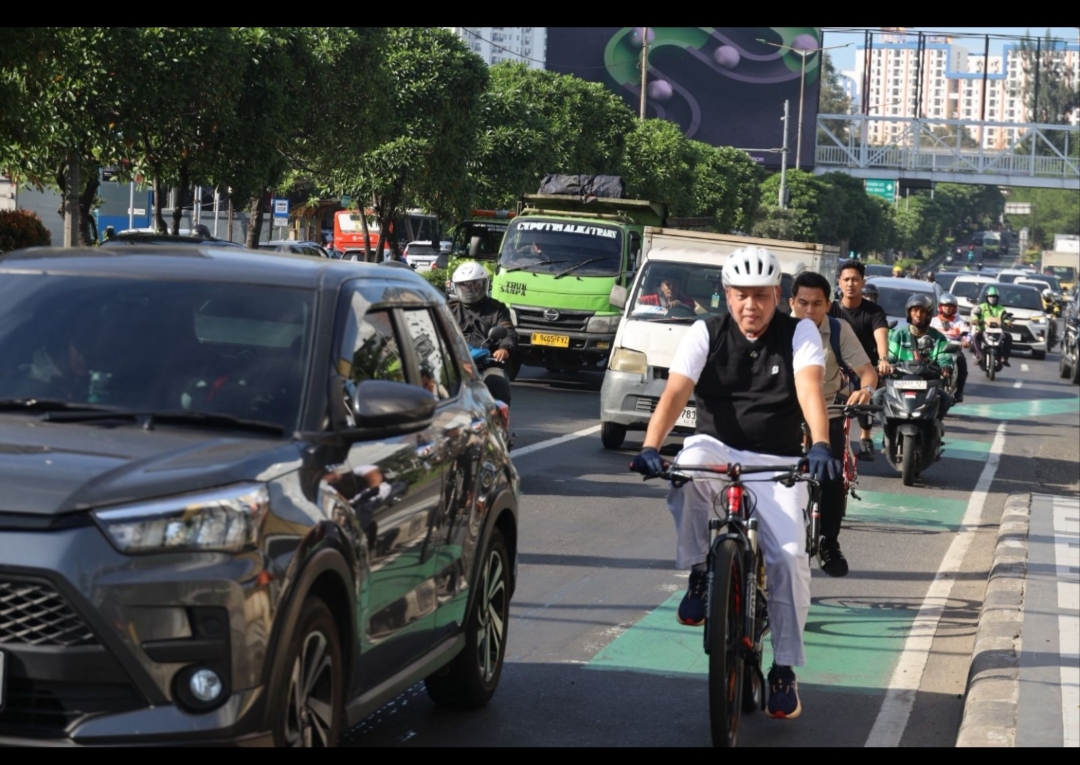 Gunakan Sepeda ke Kantor, Walikota Bekasi Pantau WFH dan Dorong Efisiensi Energi Gunakan Sepeda ke Kantor, Walikota Bekasi Pantau WFH dan Dorong Efisiensi Energi