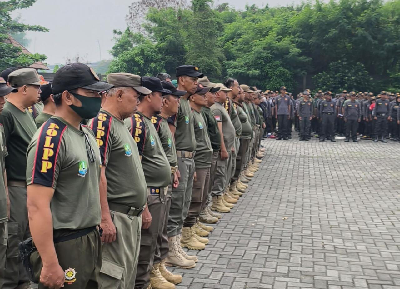 Satpol PP Satlinmas Kota Bekasi Gelar Aksi Gotong Royong K3 Massal di Kawasan Medan Satria