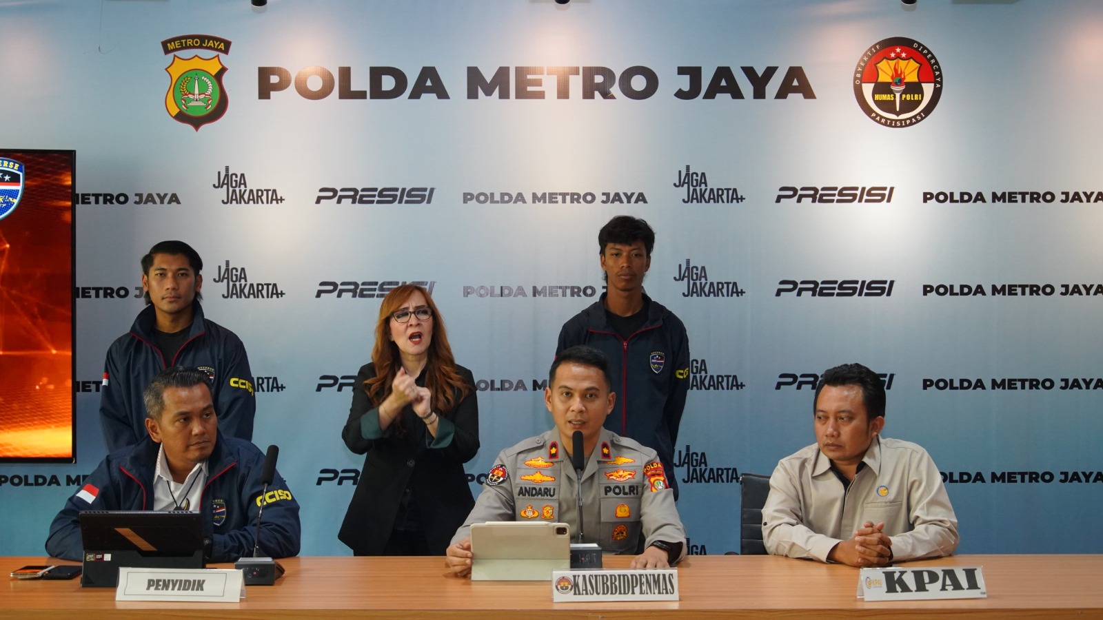 Ditressiber Polda Metro Jaya Bongkar Konten Asusila via Live Streaming Ditressiber Polda Metro Jaya Bongkar Konten Asusila via Live Streaming