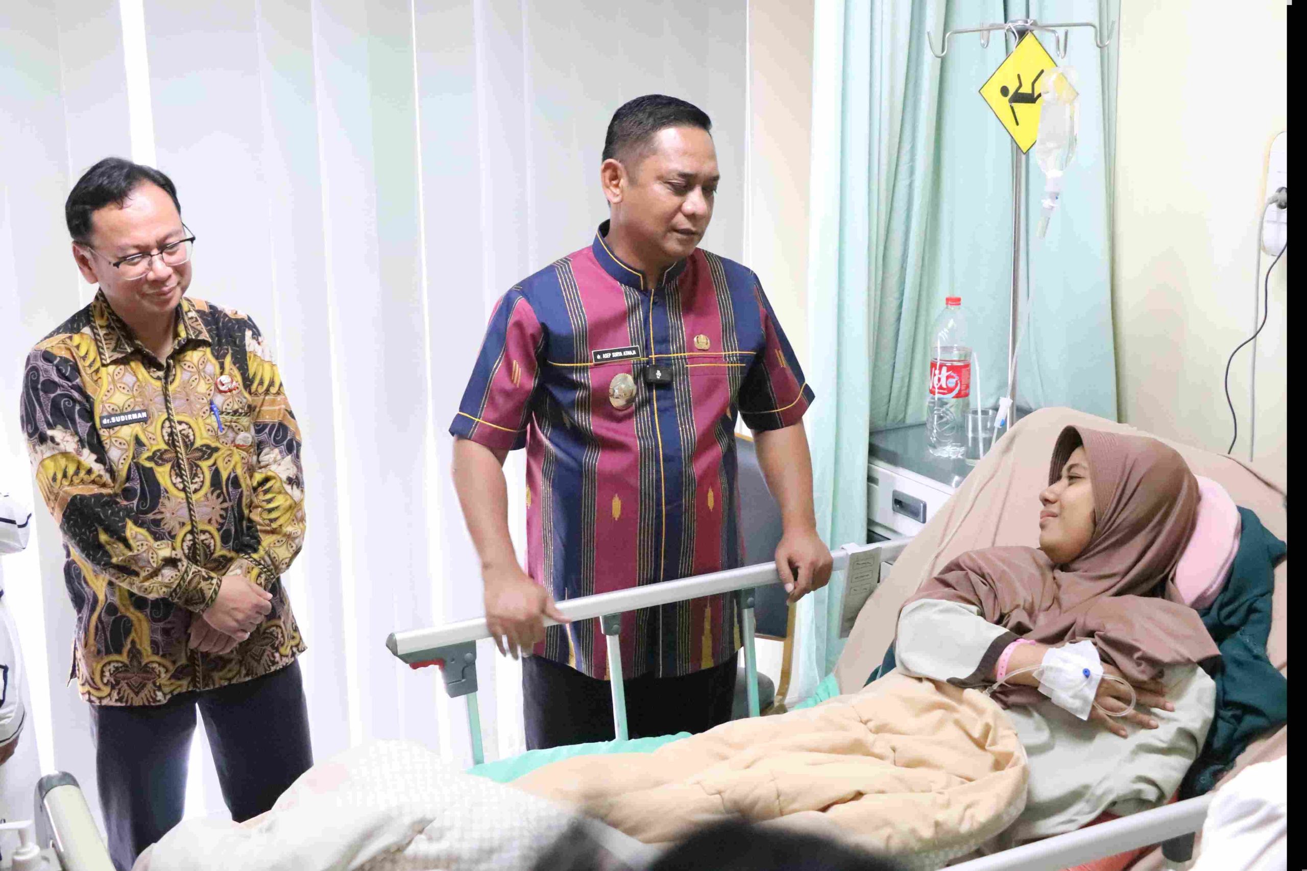 11 Korban Kecelakaan Kereta Masih Dirawat, Plt Bupati Besuk Langsung di RSUD Kota Bekasi