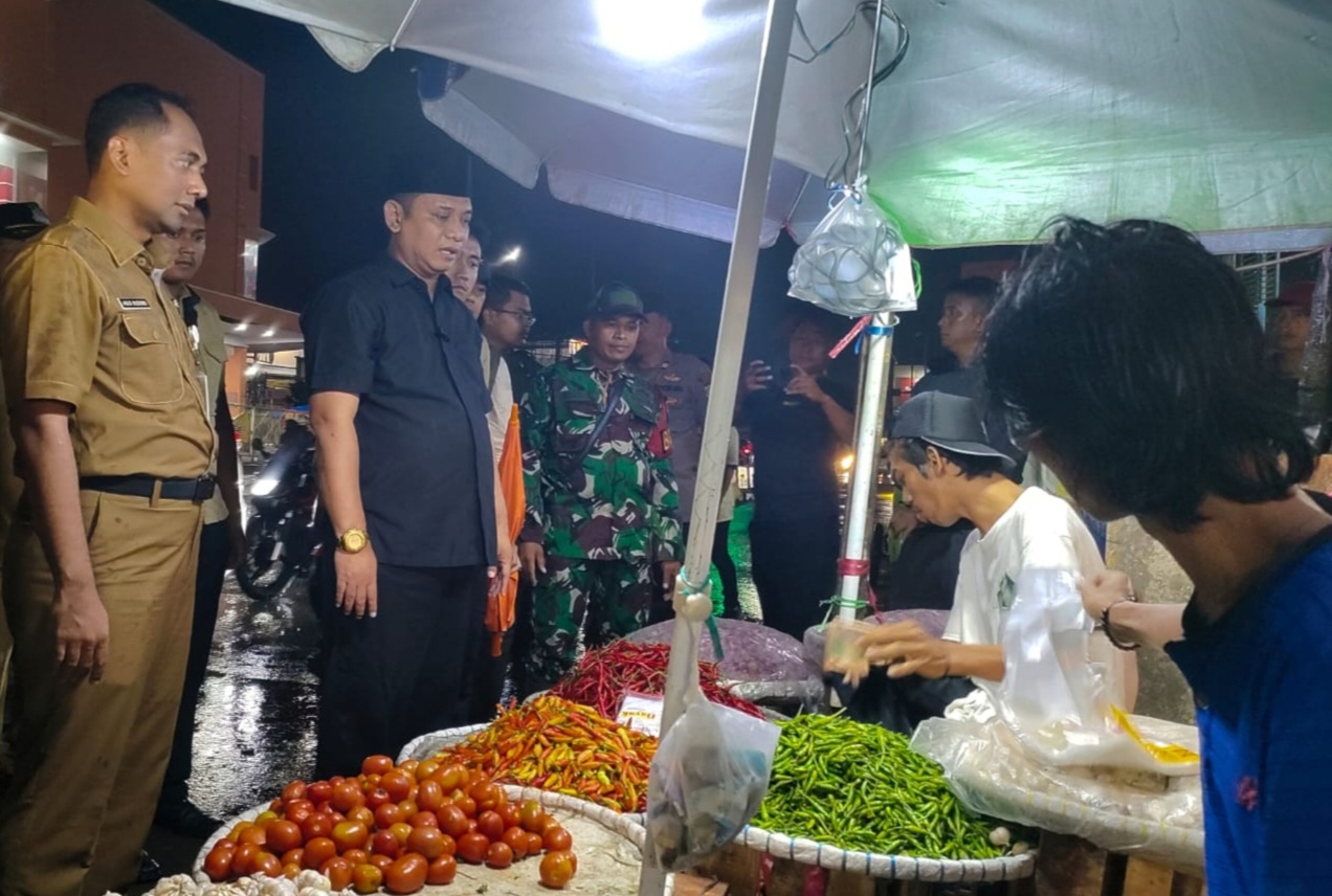 Respon Keluhan Warga, Plt Bupati Bekasi Sidak Pasar Tumpah SGC