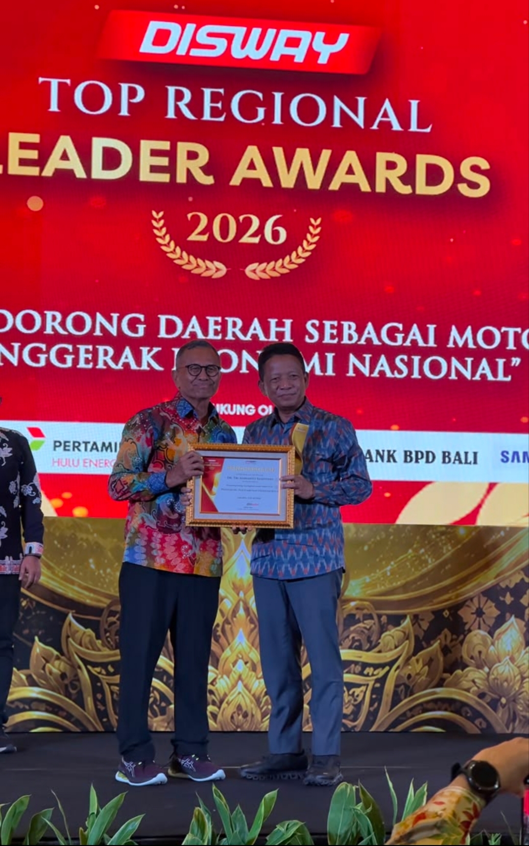 Wali Kota Bekasi, Tri Adhianto Raih Penghargaan Nasional sebagai Pendorong Pertumbuhan Ekonomi Kota