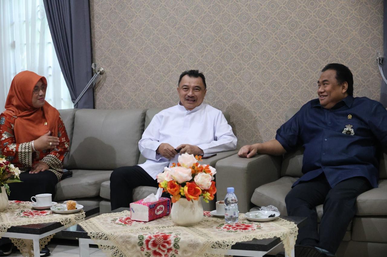 Plh Walkot Harris Bobihoe : Pemkot Dan BKSAP DPR RI Bahas Strategi UMKM Tembus Di Pasar Dunia