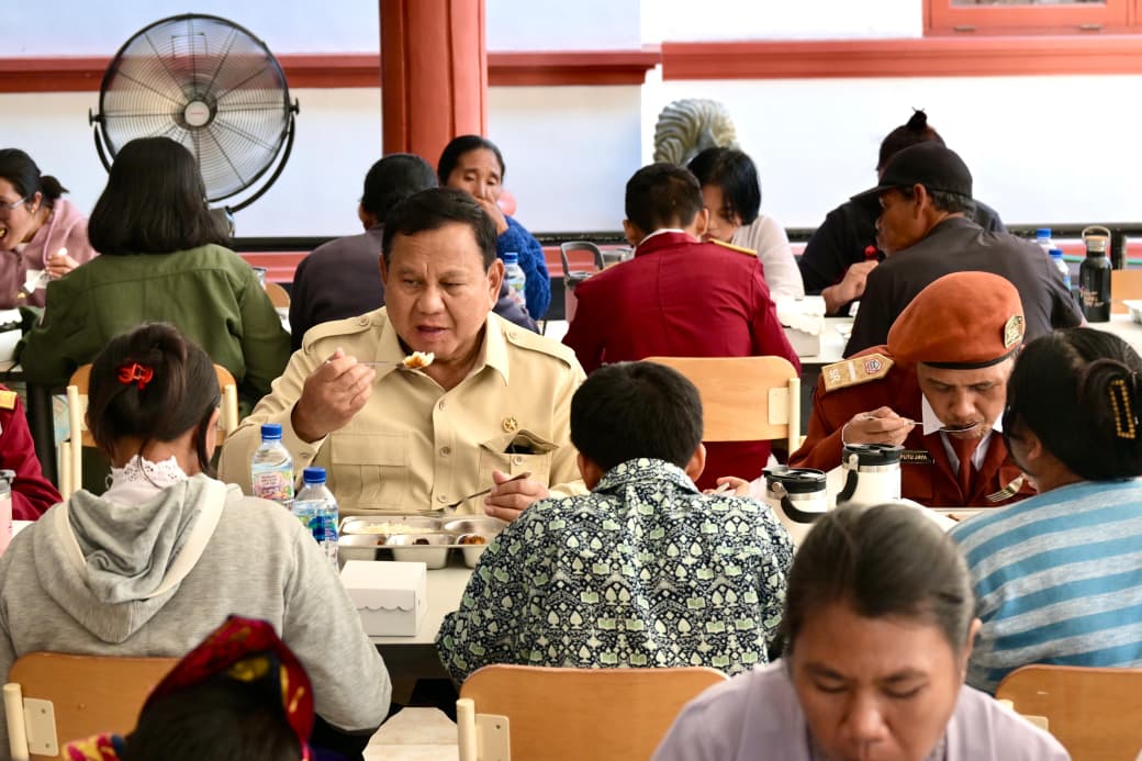 Tinjau SRMP 17 Tabanan, Presiden Prabowo Tegaskan Pendidikan sebagai Jalan Mewujudkan Kehidupan yang Layak Tinjau SRMP 17 Tabanan, Presiden Prabowo Tegaskan Pendidikan sebagai Jalan Mewujudkan Kehidupan yang Layak