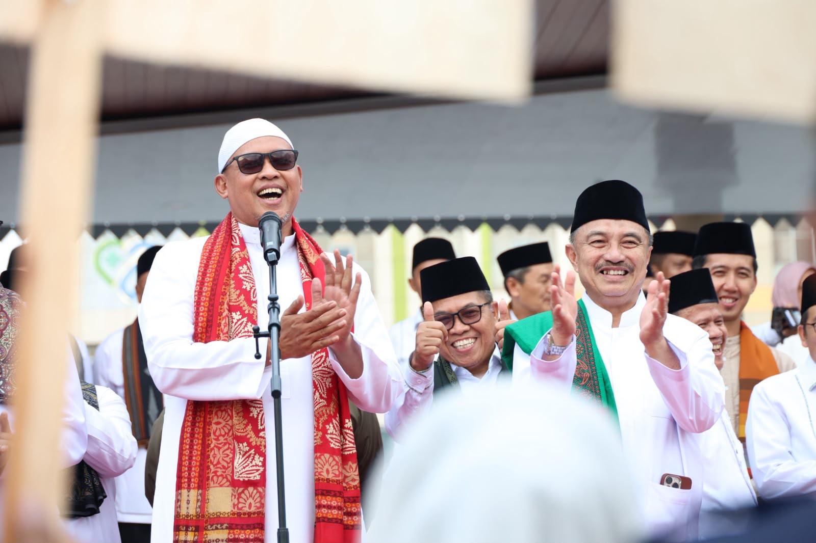 Sambut Tahun Baru Islam, Wali Kota dan Wakil Wali Kota Bekasi Hadiri Pawai Meriah Malam 1 Muharram 1448 H Sambut Tahun Baru Islam, Wali Kota dan Wakil Wali Kota Bekasi Hadiri Pawai Meriah Malam 1 Muharram 1448 H
