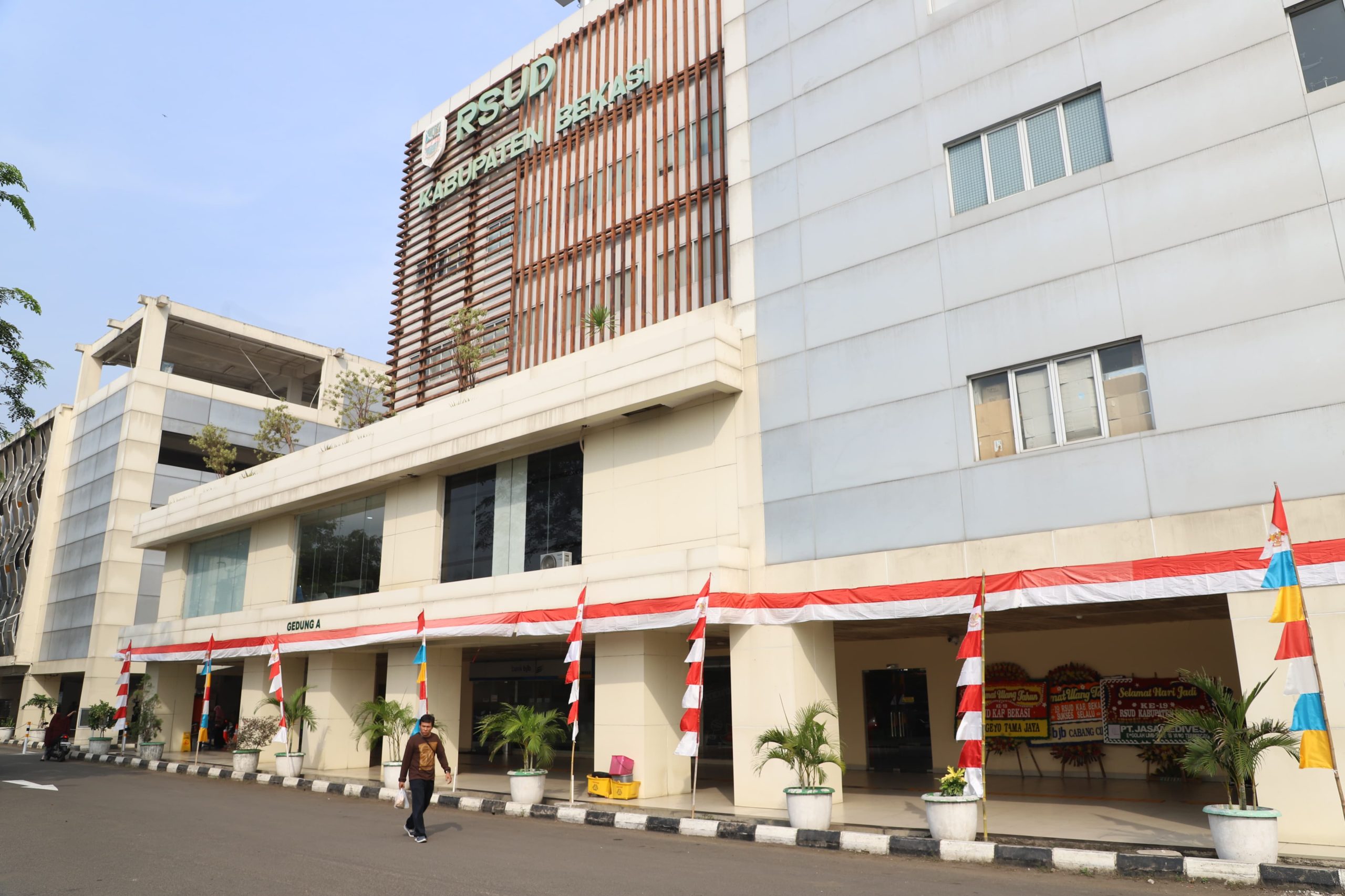 RSUD Kabupaten Bekasi Jaga Layanan Kesehatan Tetap Optimal di Tengah Penyesuaian Anggaran RSUD Kabupaten Bekasi Jaga Layanan Kesehatan Tetap Optimal di Tengah Penyesuaian Anggaran