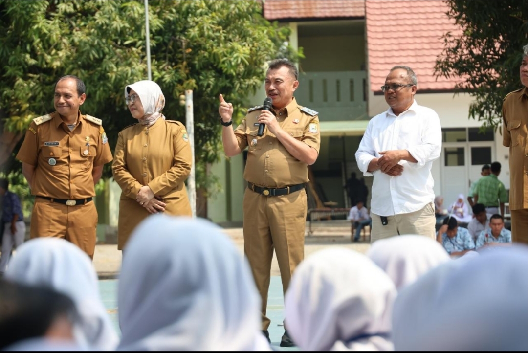 Pesan Wawali Harris Bobihoe Saat Hadiri MPLS SMAN 10 Bekasi Pesan Wawali Harris Bobihoe Saat Hadiri MPLS SMAN 10 Bekasi