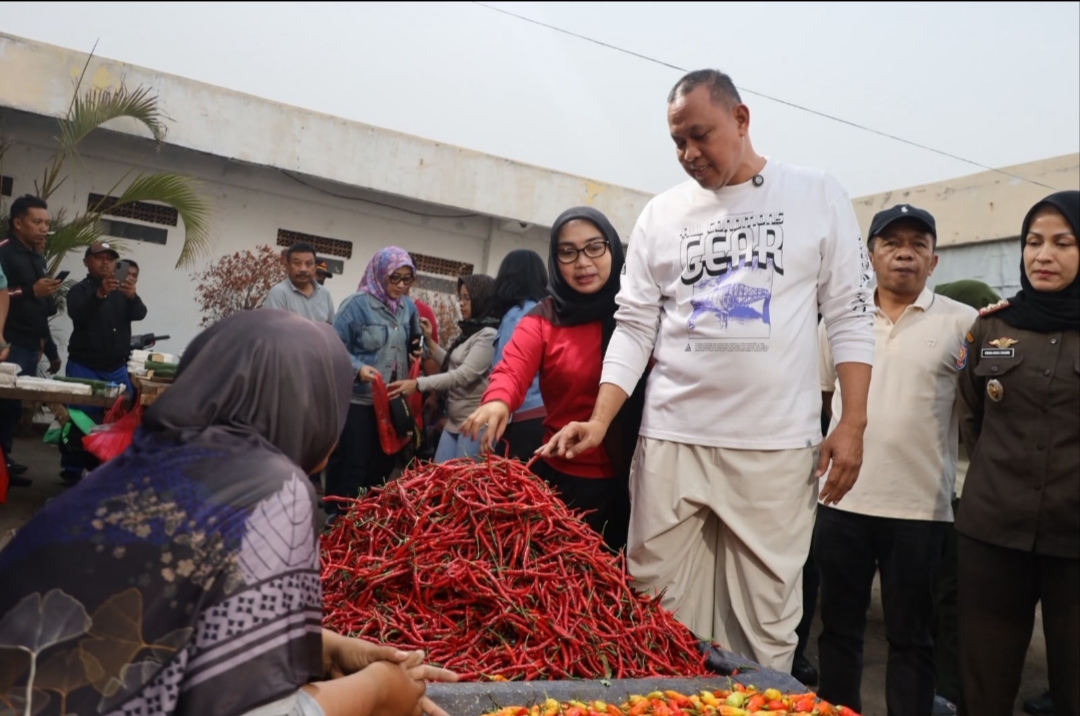 Tinjau Pasar Tumpah di Rooftop Pasar Baru, Tri Adhianto: Fasilitas Kanopi, Eskalator hingga Lift Barang Disiapkan Bertahap Tinjau Pasar Tumpah di Rooftop Pasar Baru, Tri Adhianto: Fasilitas Kanopi, Eskalator hingga Lift Barang Disiapkan Bertahap