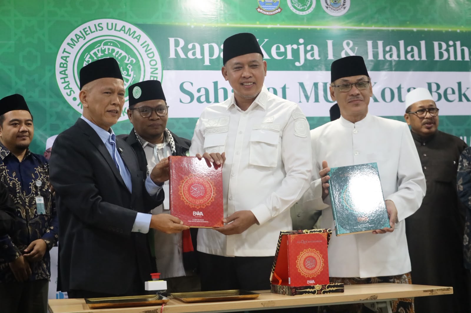 Wali Kota Bekasi Ajak Sahabat MUI Bersinergi Berantas Judi Online dan Tangani Persoalan LGBT di Kota Bekasi Wali Kota Bekasi Ajak Sahabat MUI Bersinergi Berantas Judi Online dan Tangani Persoalan LGBT di Kota Bekasi