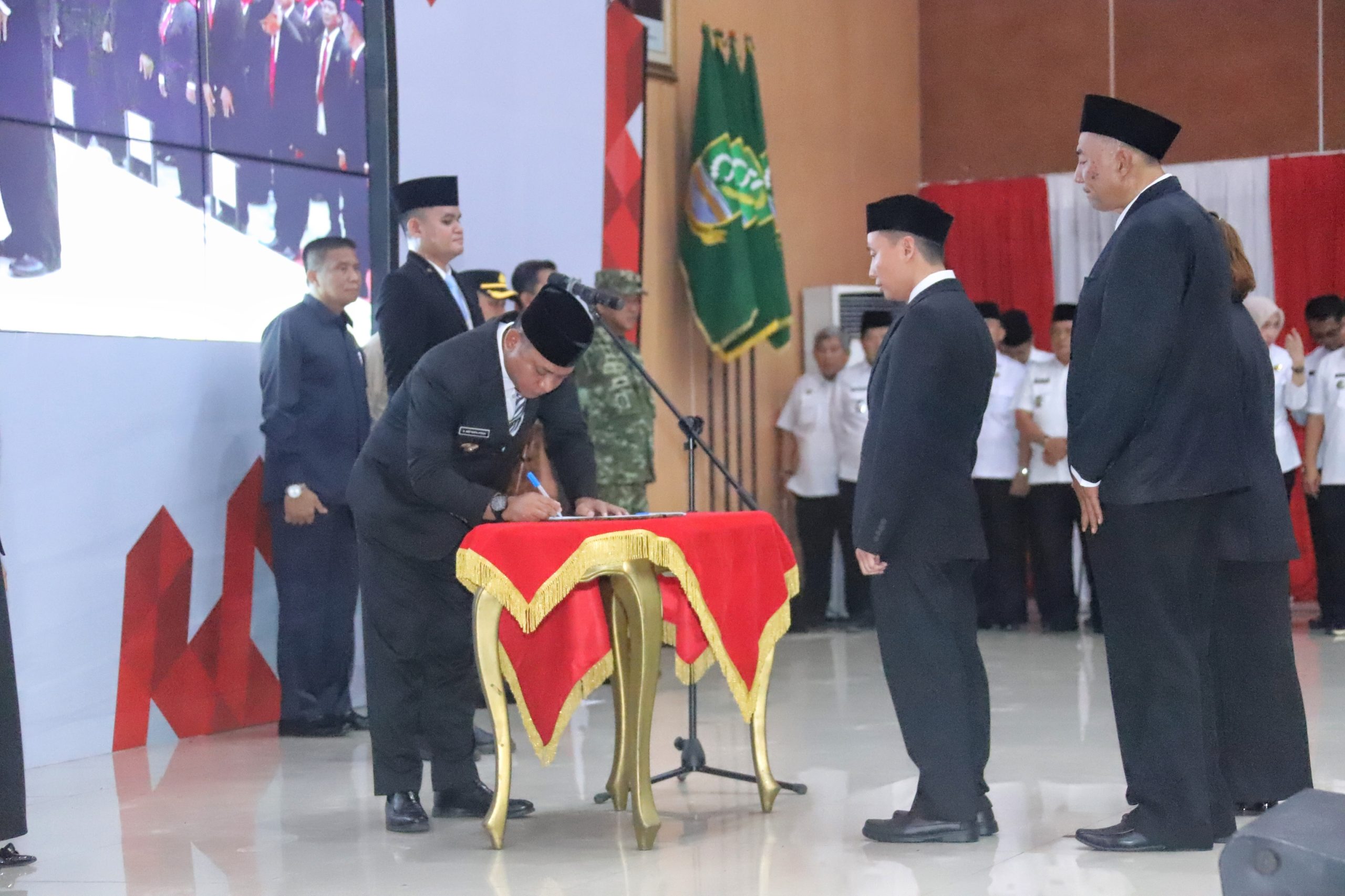 Plt Bupati Bekasi Lantik 1.564 Anggota BPD Periode 2026–2034, Tekankan Integritas dan Pengabdian untuk Masyarakat